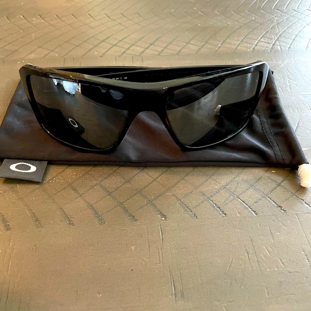 Double Edge Oakley Mens Sunglasses polarized